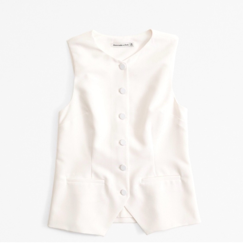 NWT A&F Mara Sleeveless Button-Through Vest in Cream
